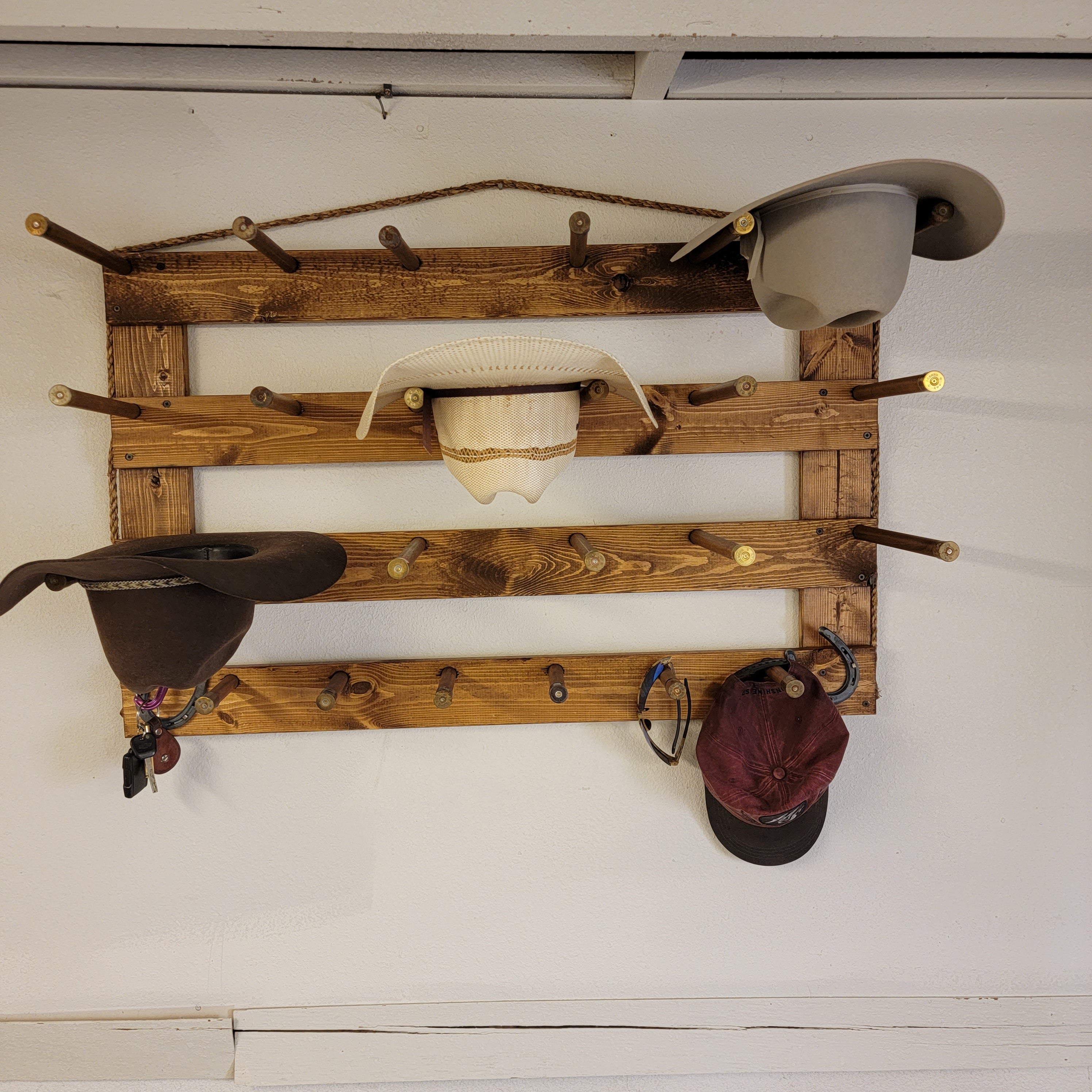 Horseshoe Cowboy Hat Rack -   Cowboy hat rack, Cowboy hats, Cowboy