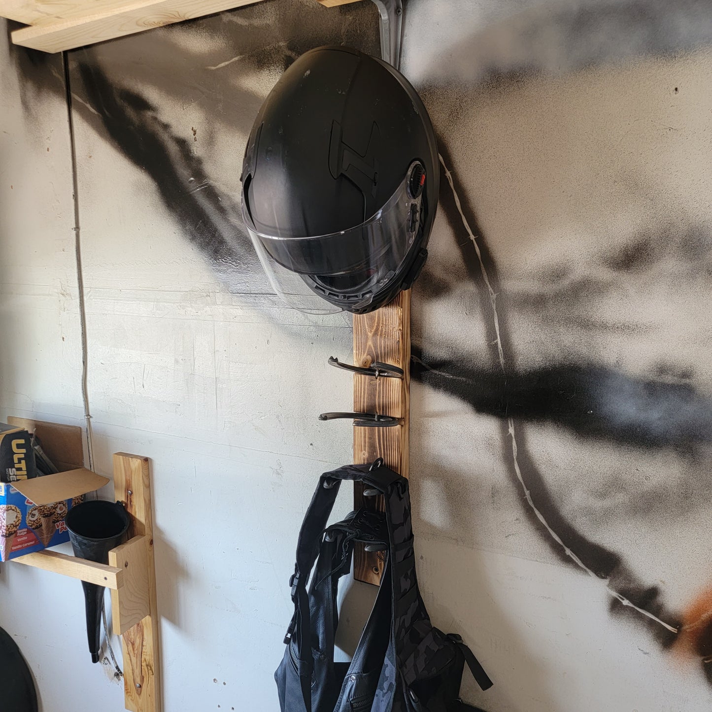 SHR - Steel Horse Rack - Motorcycle Helmet Storage