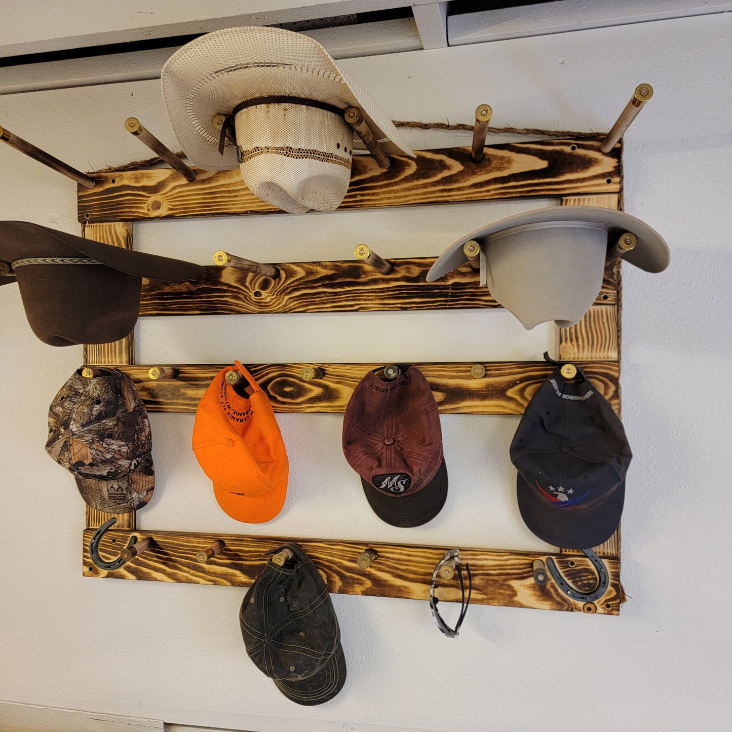 6H13BL - 6 Horizontal 13 Baller Hat Rack