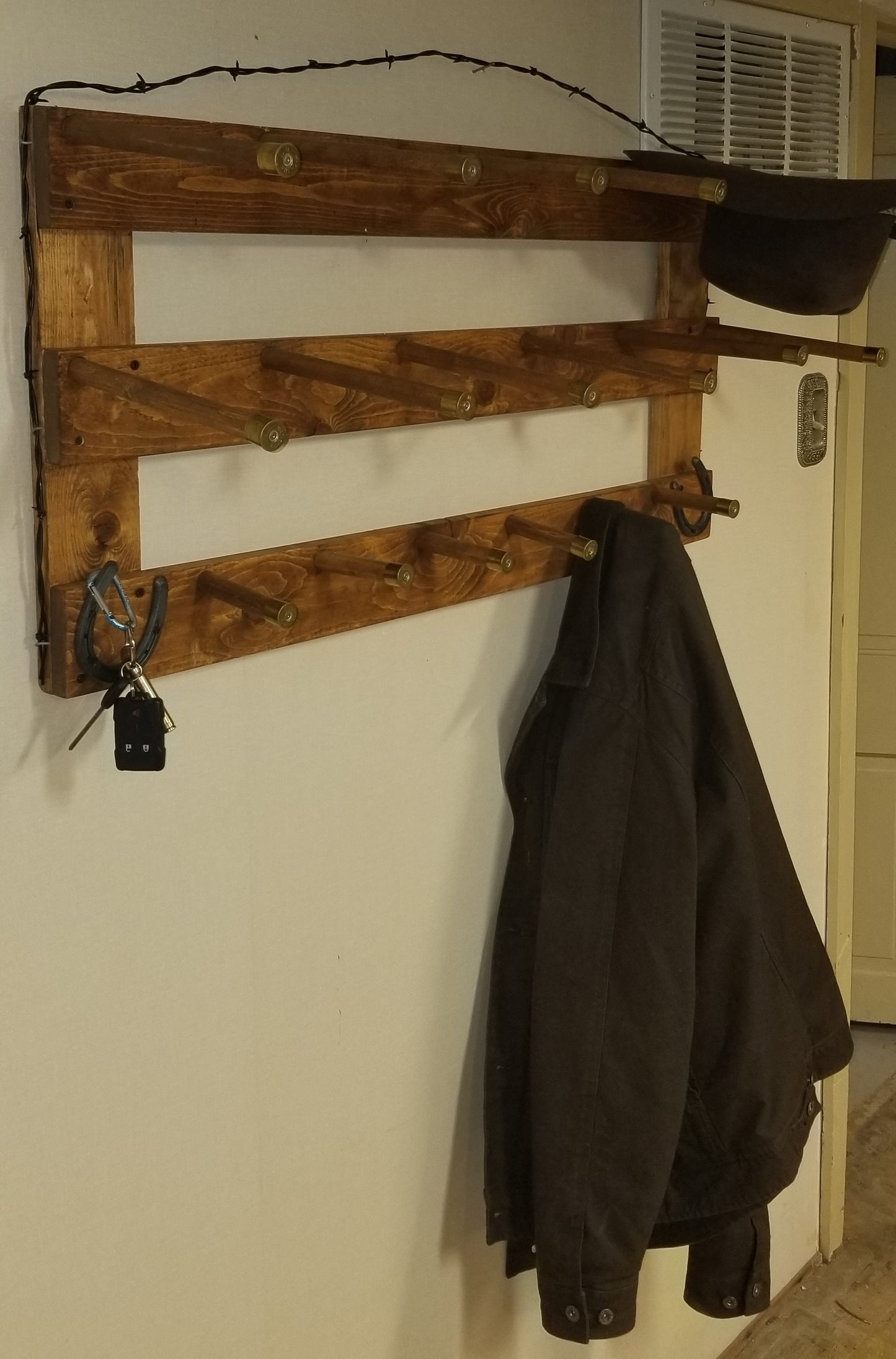 6HWS - Cowboy Hat Rack - 6 Hatter with Shelf - Horizontal