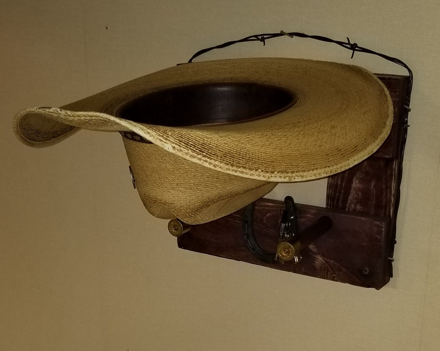 1H - Cowboy Hat Rack - 1 Hatter Functional Western Decor