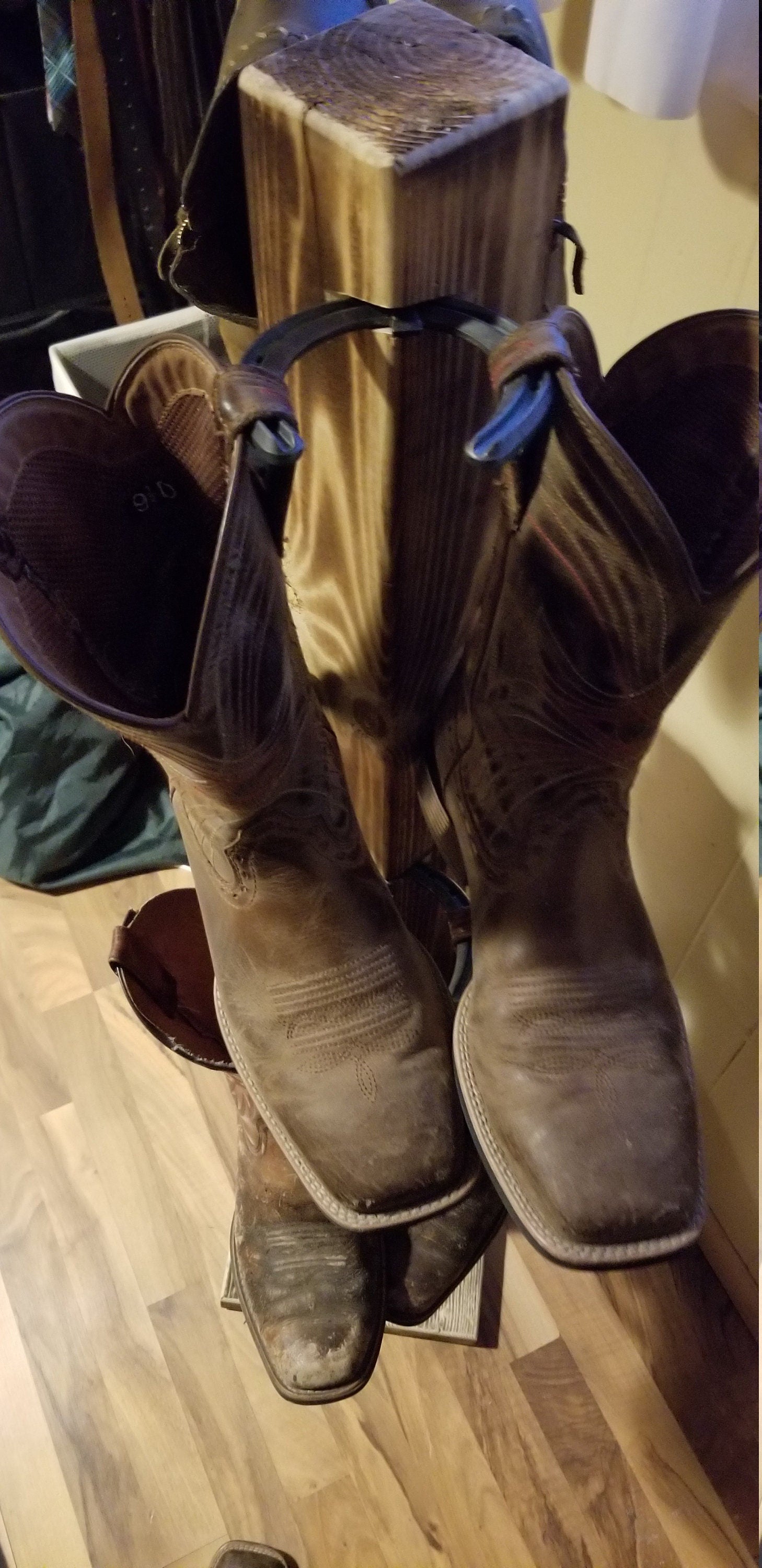 Bootbarn Hat Rack 6BT - Cowboy Boot Rack - 6 Cap Boot Tree – The Hat Rack Guy