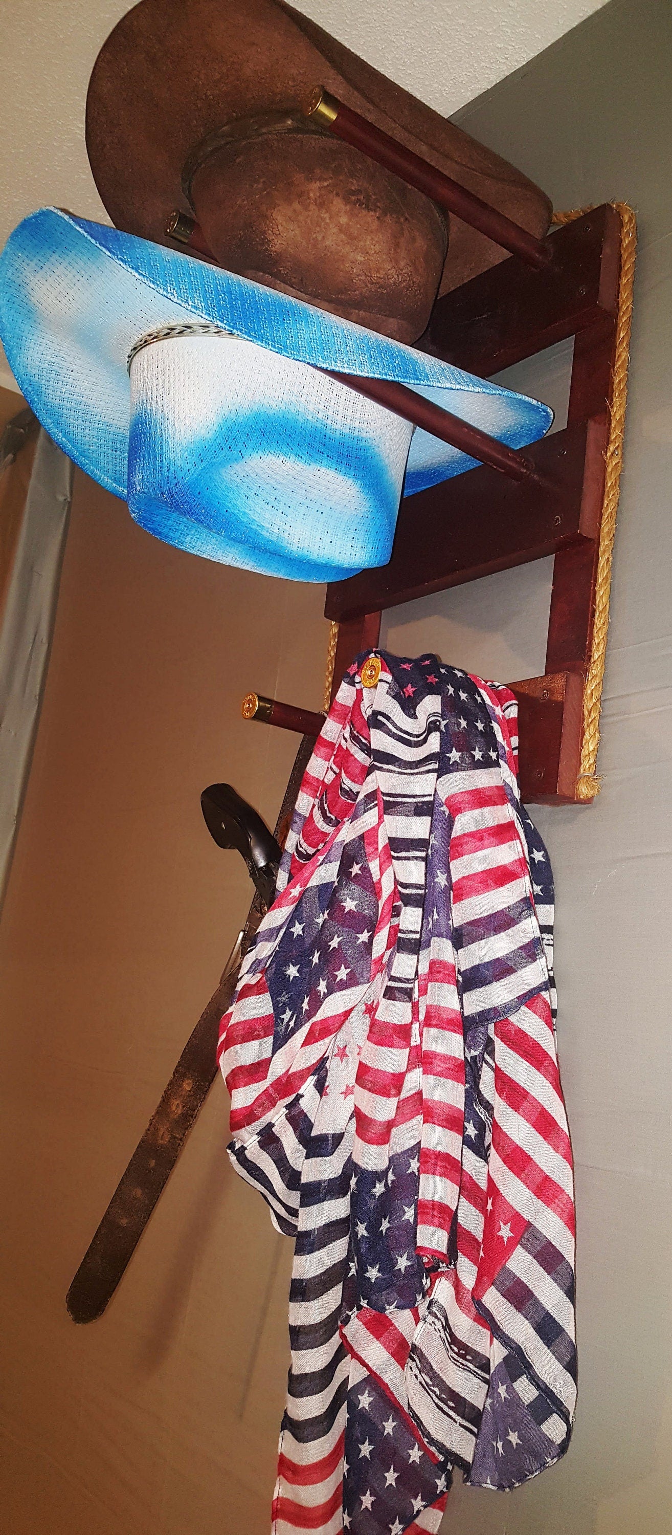 2V - Cowboy Hat Rack - 2 Hat Vertical